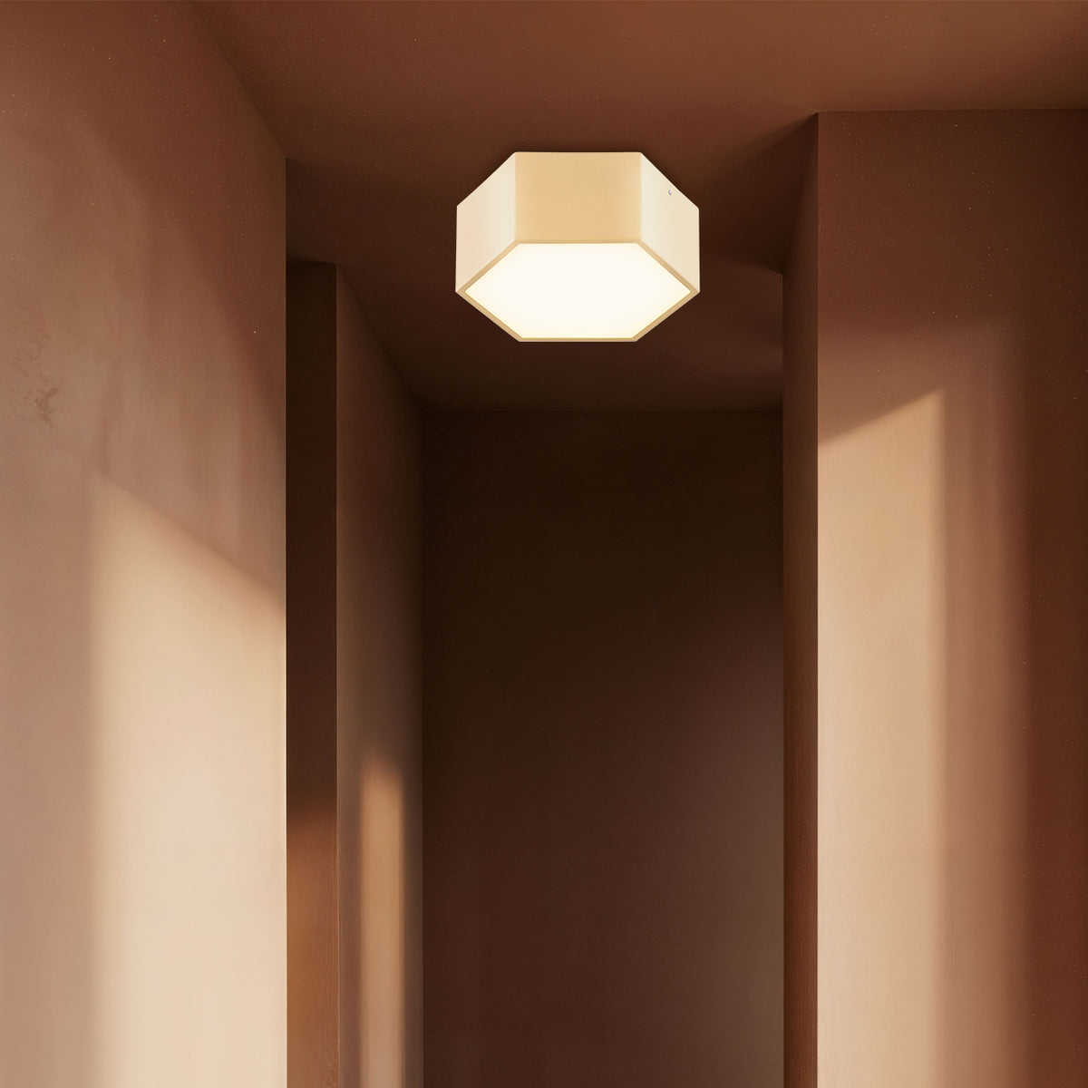 LED-laevalgusti Celia – kuldne